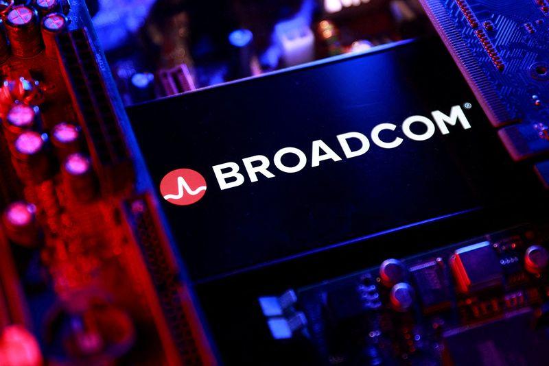 Broadcom Predicts $100 Billion AI Chip Revenue Surge by 2027 Due to Custom Silicon Demand